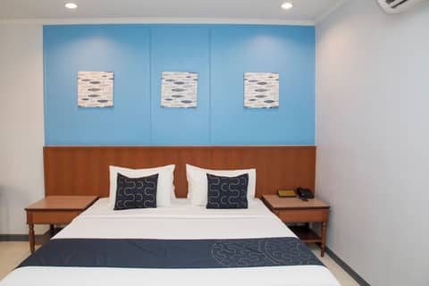 S Lodge Pattaya (formally known as Sabai Lodge) — bedroom