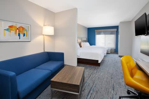 Holiday Inn Express & Suites Milwaukee NW - Park Place by IHG — photo 3