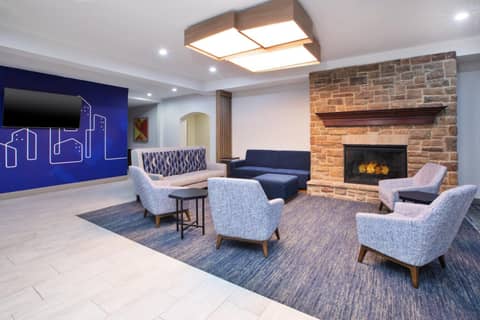 Holiday Inn Express & Suites Milwaukee NW - Park Place by IHG — photo 5