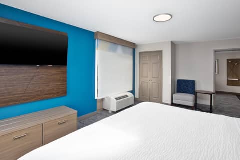 Holiday Inn Express & Suites Milwaukee NW - Park Place by IHG — photo 7