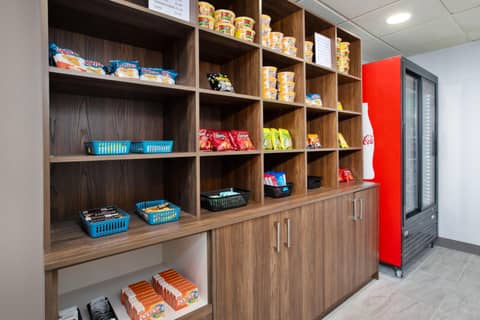 Holiday Inn Express & Suites Milwaukee NW - Park Place by IHG — photo 8