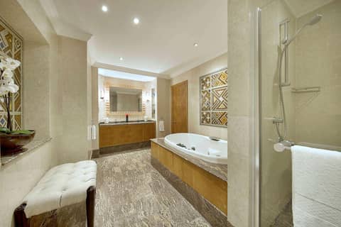 NH Johannesburg Sandton — bathroom