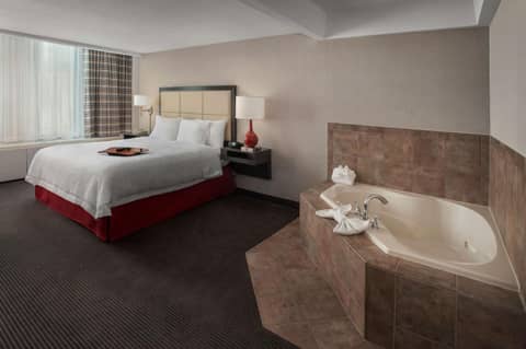 Hampton Inn & Suites Milwaukee Downtown — photo 4