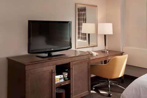 Hampton Inn & Suites Milwaukee Downtown — photo 6