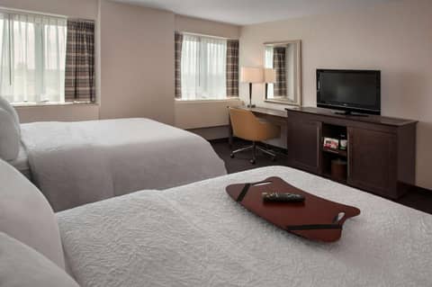 Hampton Inn & Suites Milwaukee Downtown — photo 8
