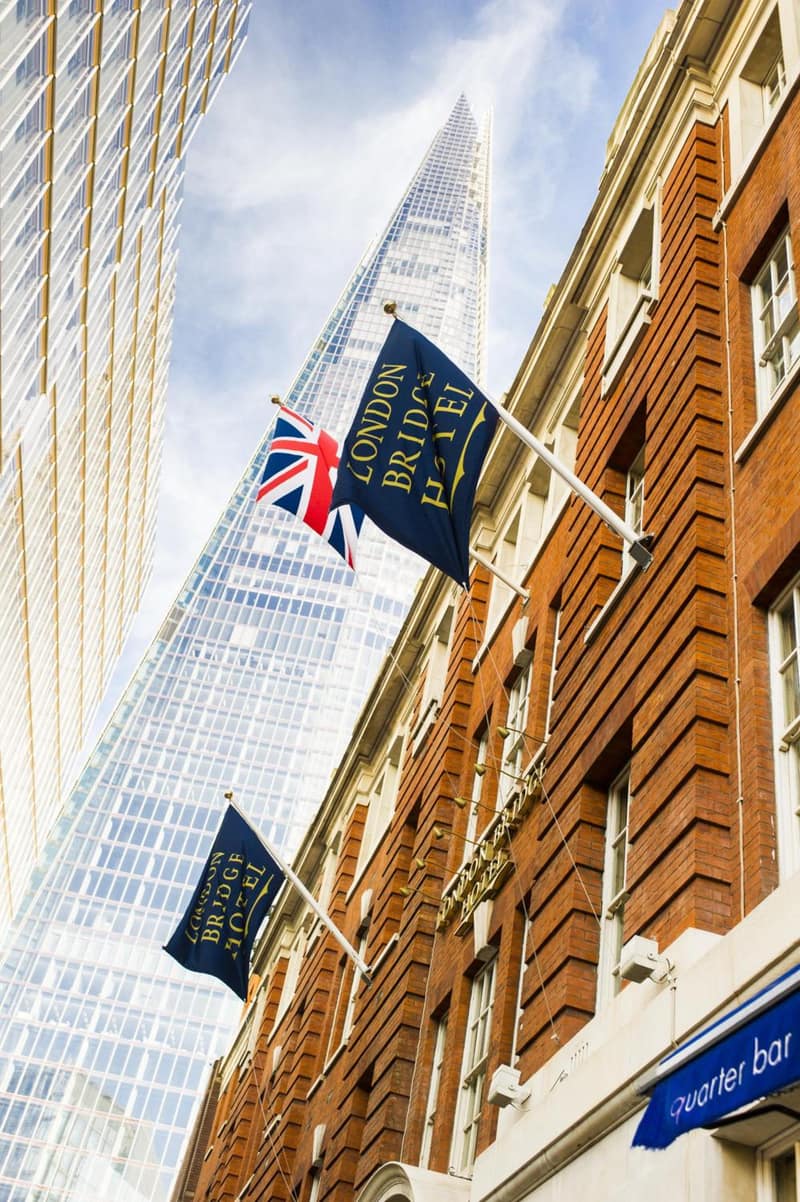 London Bridge Hotel — building