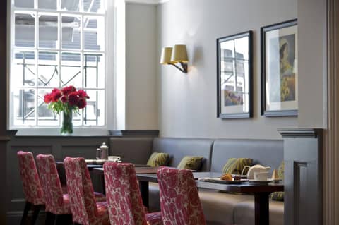 London Bridge Hotel — restaurant