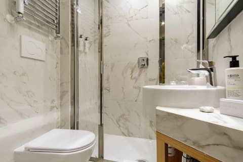 Hotel Smeraldo — bathroom