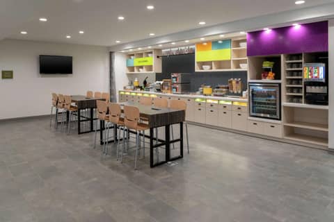 Home2 Suites By Hilton Indianapolis Airport — photo 2