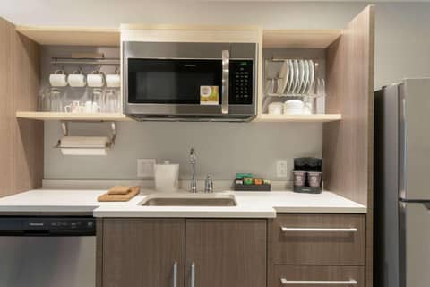 Home2 Suites By Hilton Indianapolis Airport — photo 3