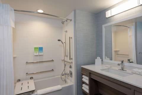 Home2 Suites By Hilton Indianapolis Airport — photo 5