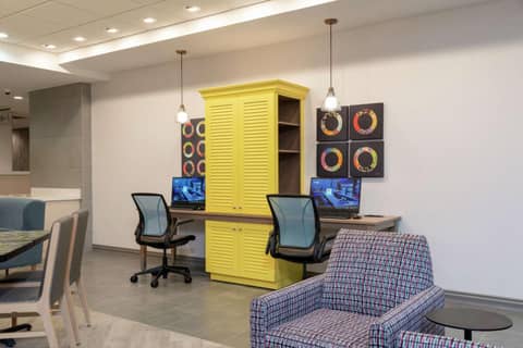 Home2 Suites By Hilton Indianapolis Airport — photo 6