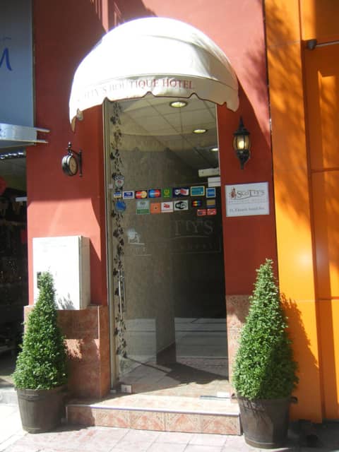 Scotty's Boutique Hotel — recepcion & lobby