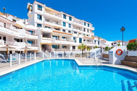 Club Tenerife Apartments — building