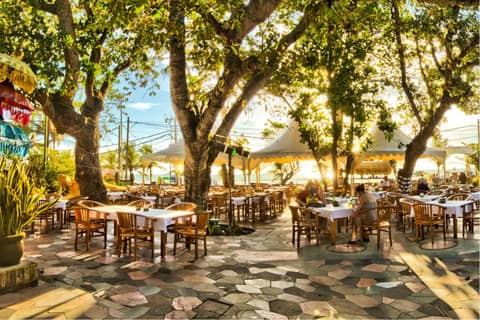 Hotel Kumala Pantai — dining