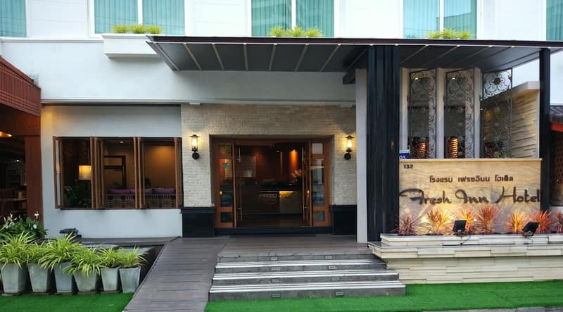 FRESH INN HOTEL — building