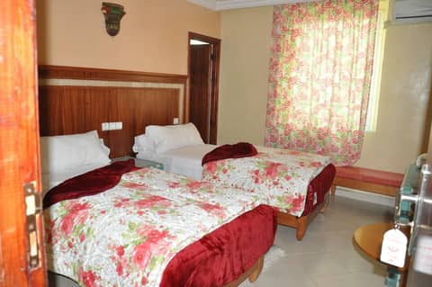Hotel Colisee — hotel room