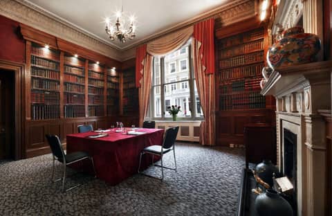 Gem Strathmore Hotel — meeting room