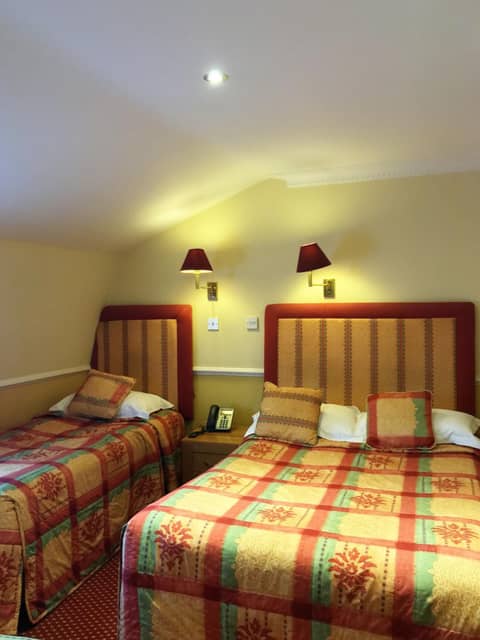 Hyde Park Radnor Hotel B&B — hotel room