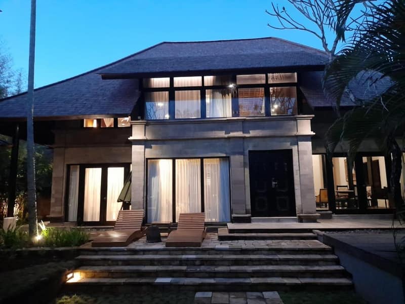 The Royal Beach Seminyak Bali — building
