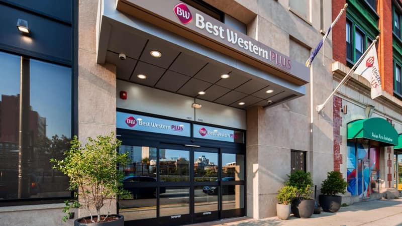 Best Western Plus Philadelphia Convention Center Hotel — building