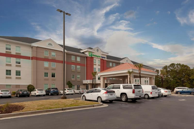 Holiday Inn Express Myrtle Beach-Broadway at the Beach by IHG — building