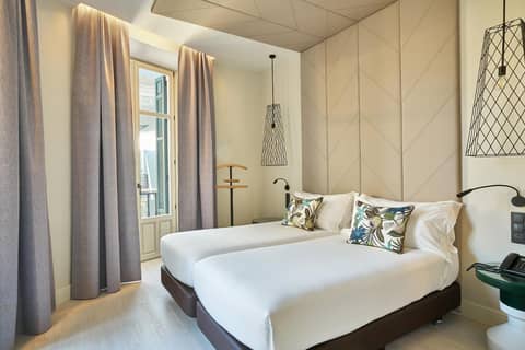 Vincci Larios Diez — hotel room