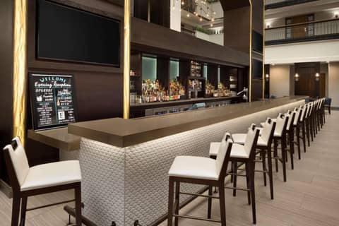 Embassy Suites by Hilton Columbus — photo 9