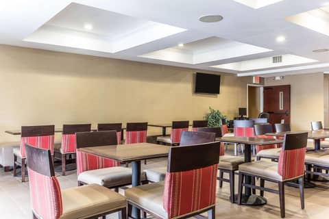 Comfort Suites Myrtle Beach Central — photo 8
