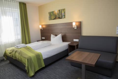 Trip Inn Goethe Conference Hotel — bedroom