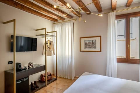 Daplace - Antica Casa Coppo 1 — hotel room