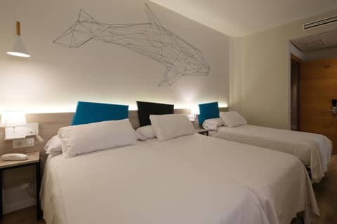Hotel Mediterraneo Valencia — hotel room