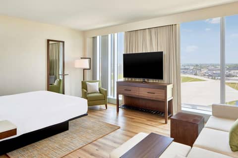 Embassy Suites by Hilton Nashville Downtown — photo 3