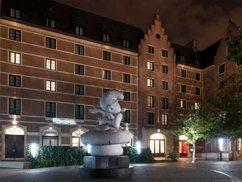 Hotel Novotel Brussels Off Grand Place — building