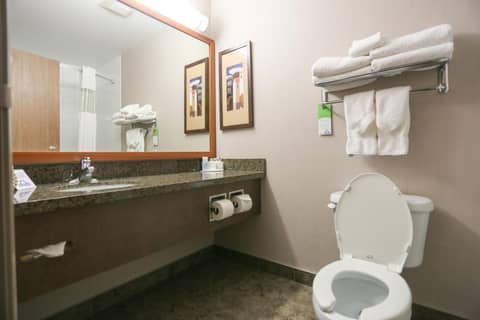 Prairie Crest Calgary Airport by IHG — photo 4