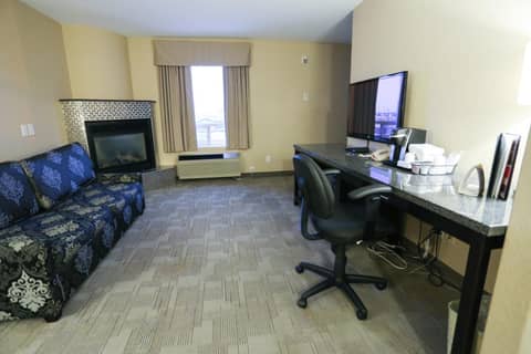Prairie Crest Calgary Airport by IHG — photo 7