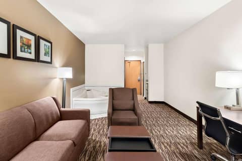 Comfort Suites Portland Airport — photo 3