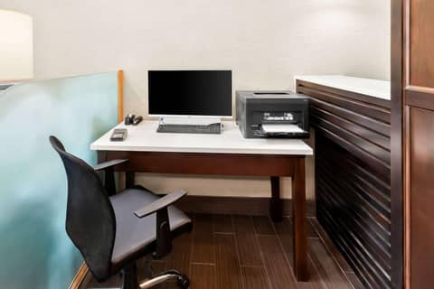 Comfort Suites Portland Airport — photo 4