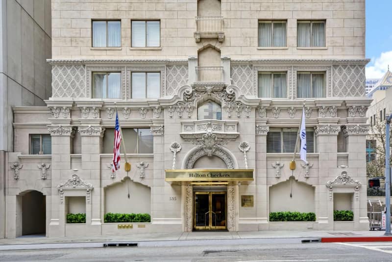 Hilton Checkers Los Angeles — building