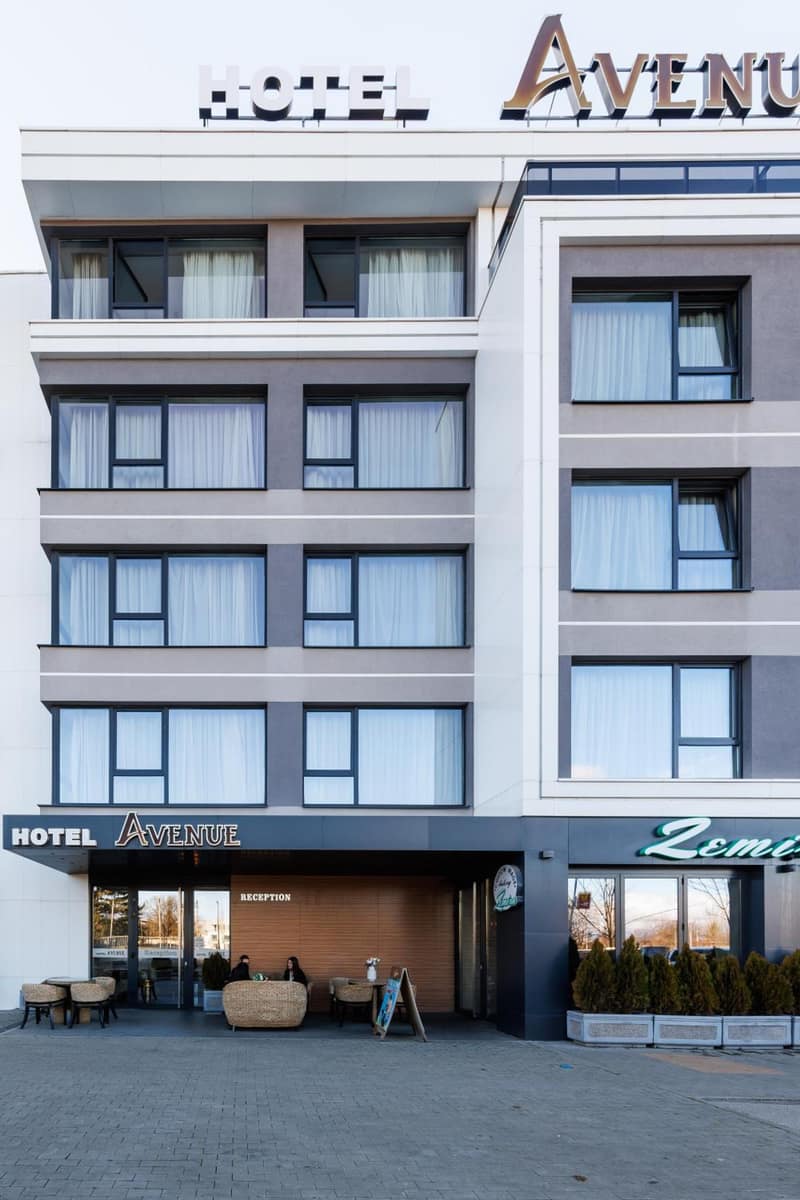 Avenue Aparthotel — building