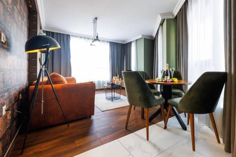 Avenue Aparthotel — hotel room