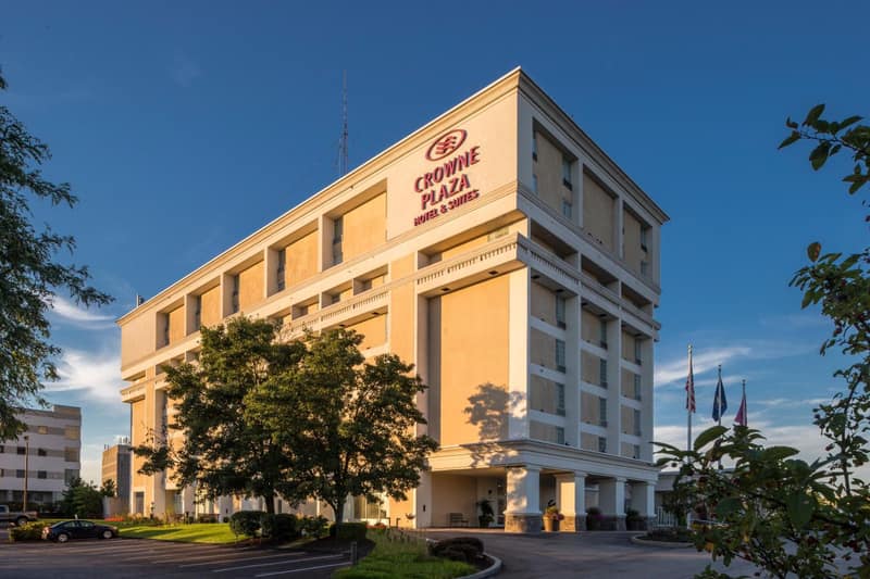 Crowne Plaza Hotel and Suites Pittsburgh South by IHG — building
