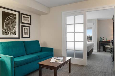 Peacock Suites — photo 3