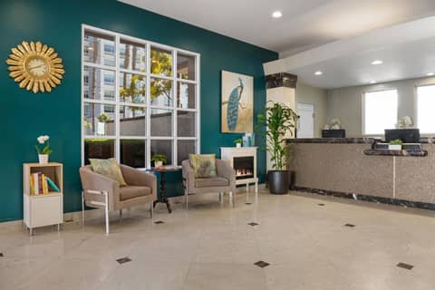 Peacock Suites — photo 6