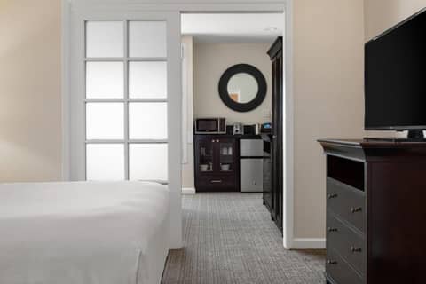 Peacock Suites — photo 7