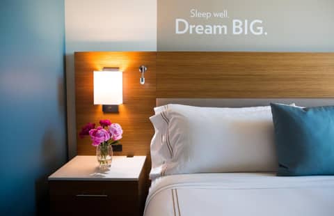 EVEN Hotel Seattle Downtown - Lake Union by IHG — hotel room