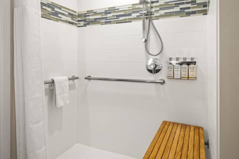 EVEN Hotel Seattle Downtown - Lake Union by IHG — bathroom