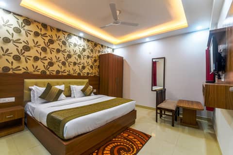Hotel Urban Tree At Delhi Airport — hotel room