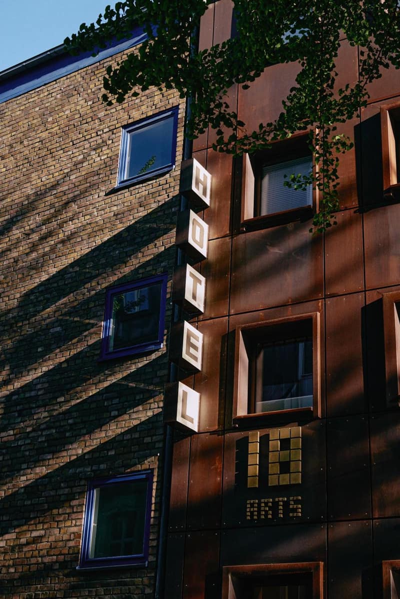 18Arts Hotel - Living in a Gallery! — building