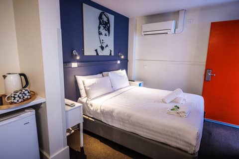 Premium Double Room with Private Bathroom — the supplier's photographs — photo 1